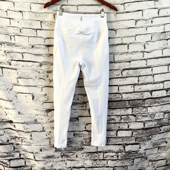 Free People Movement High-rise 7/8 Ruffle Me Up Leggings In White- Size Small - Picture 2 of 11